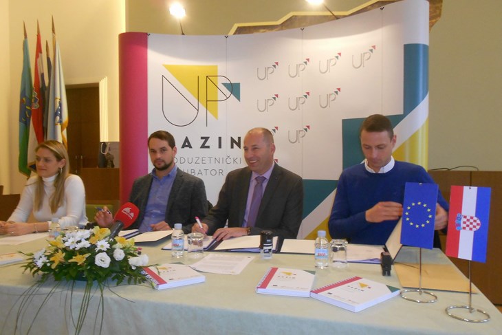 Potpisivanje ugovora o gradnji Poduzetničkog inkubatora u Pazinu (M. RIMANIĆ)